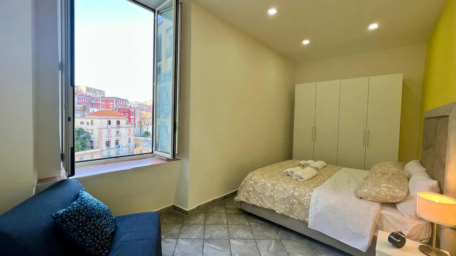 7 Bello House Naples 0*,  Italy